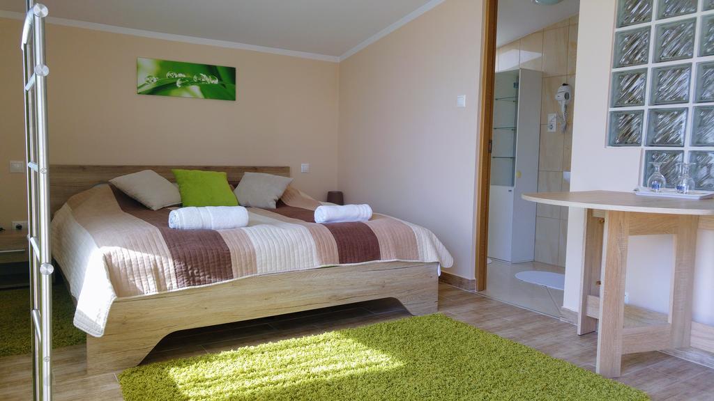 Bundics Vendeghazak Bed and Breakfast Lenti Eksteriør billede